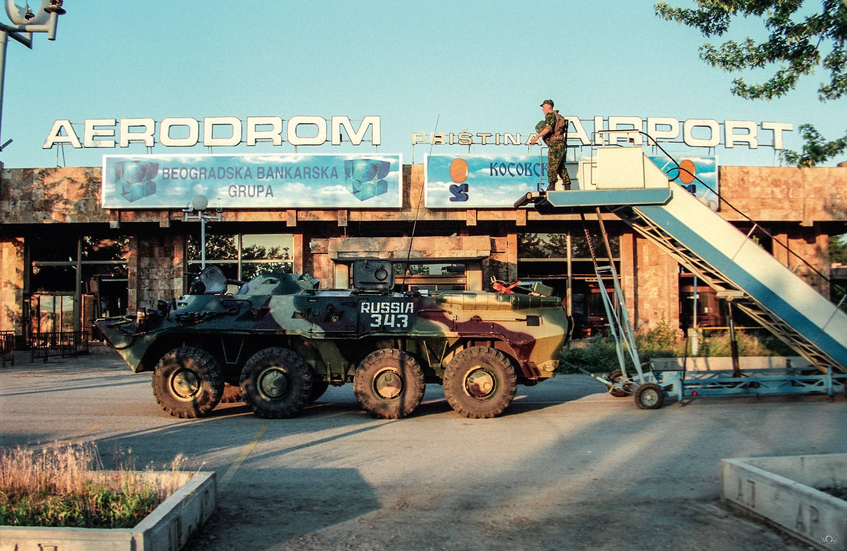 Зажигая спичку